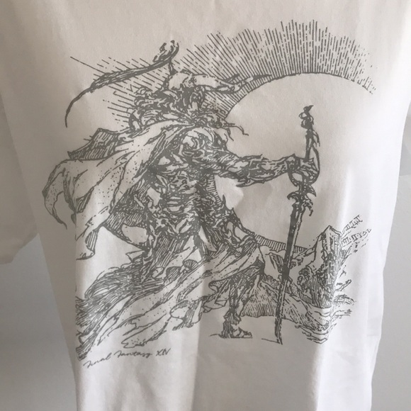 Uniqlo Final Fantasy tee - Picture 2 of 5